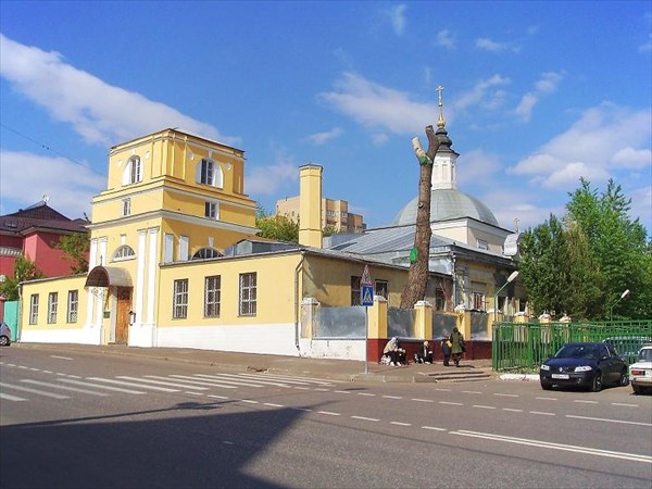 065-Новоспасский-Церковь напротив монастыря